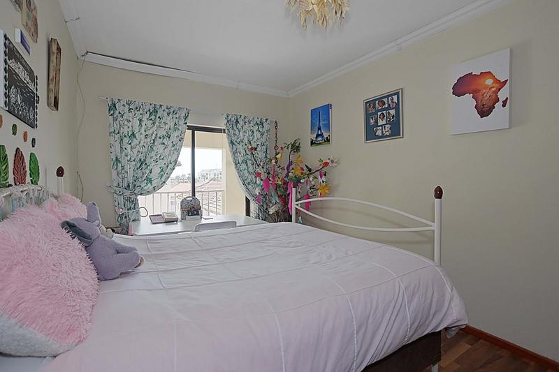 5 Bedroom Property for Sale in Parklands Western Cape